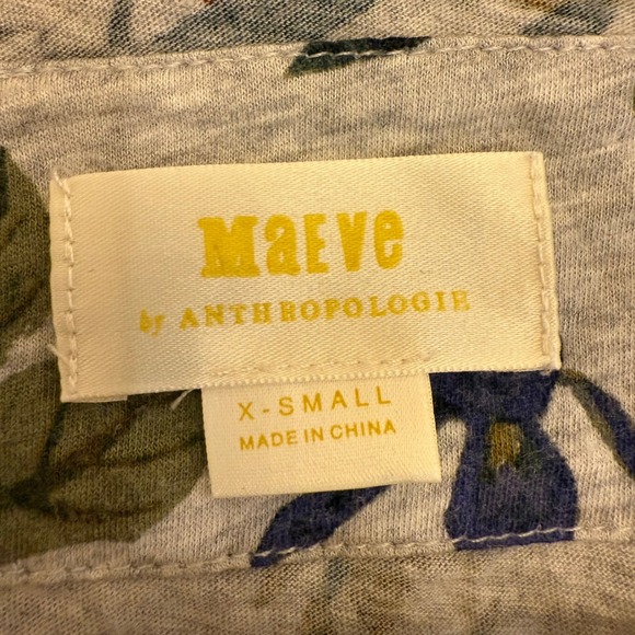 Maeve Anthropologie Floral V-Neck Short Sleeve T-Shirt Gray Botanical XS - Picture 4 of 6